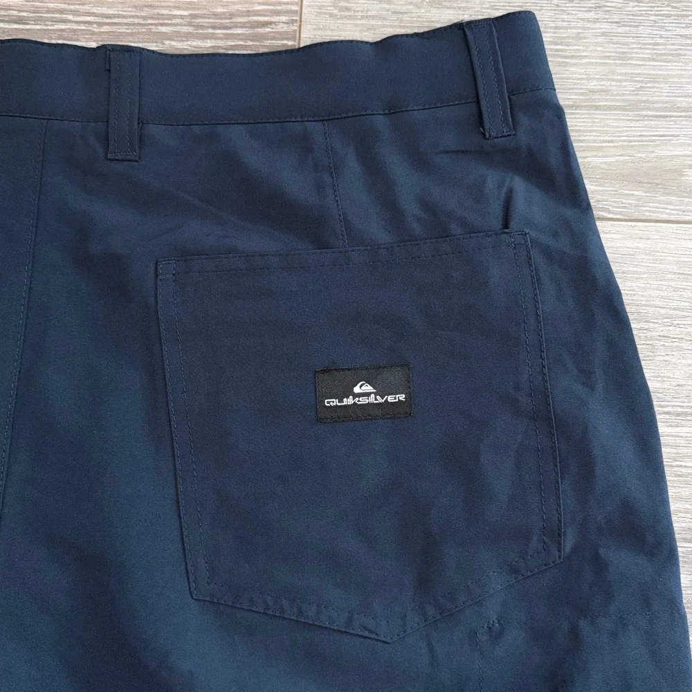 Quiksilver Hybrid Amphibian Shorts Men's 36 Total Eclipse Navy Stretch Zip NEW